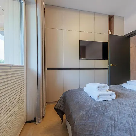 Plaza 41 By Comfort *